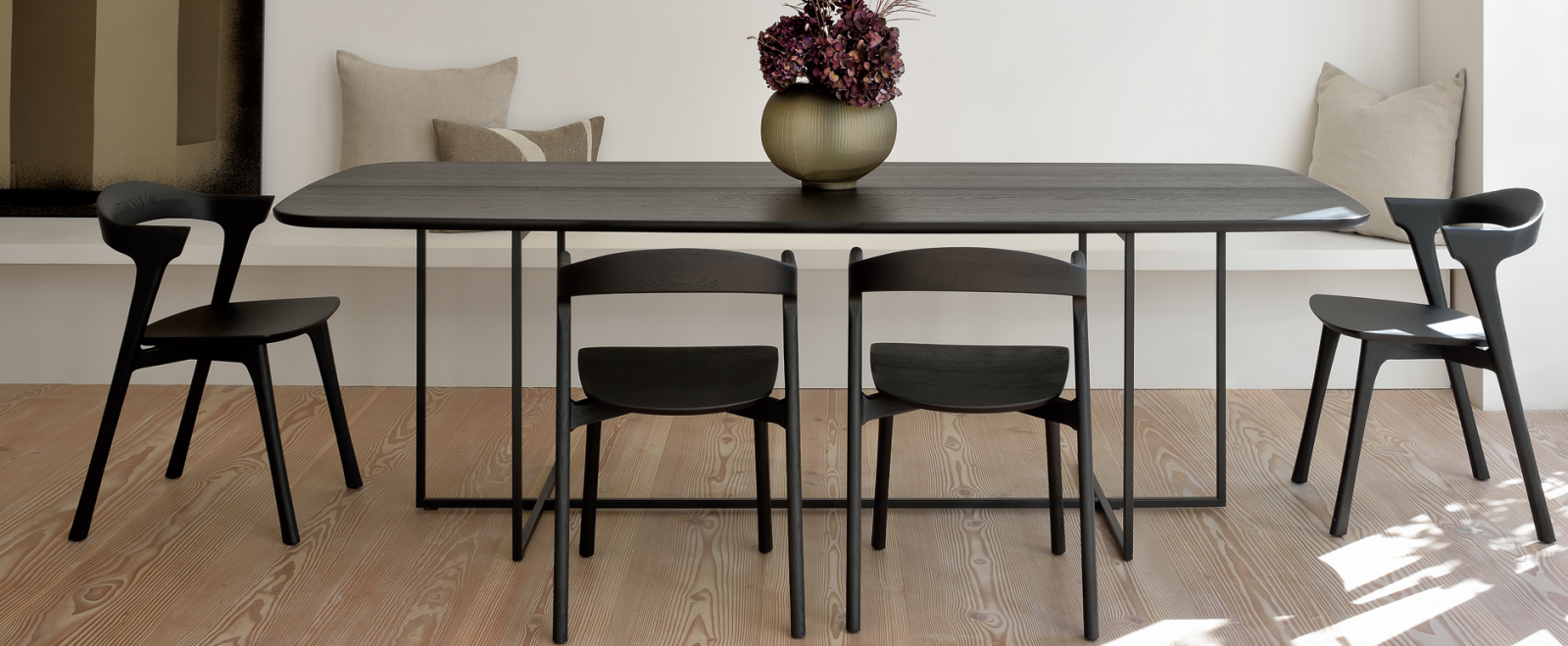 Chaises en bois noir ethnicraft